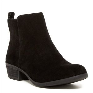 Vince Camuto Brystal Suede Ankle Boot Black 9.5